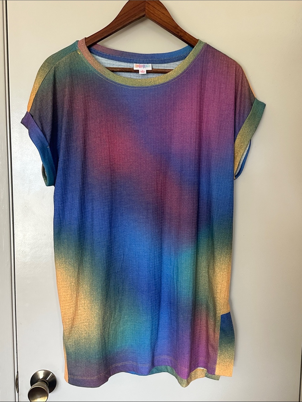 LulaRoe T-shirt - SMALL